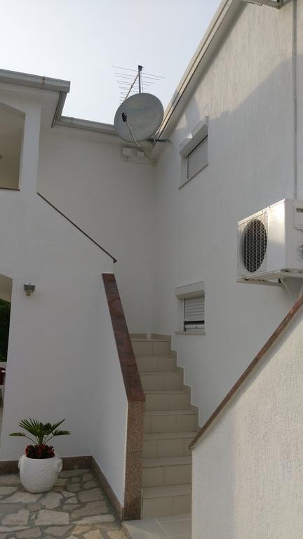 Ruza Apartmani Draga Bašćanska Exteriér fotografie
